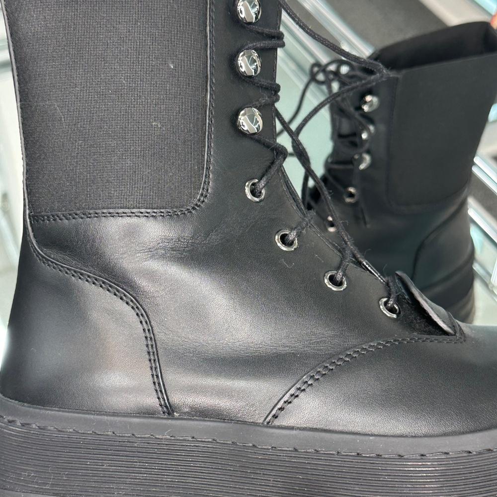 Burberry Boot - Picture 4 of 6